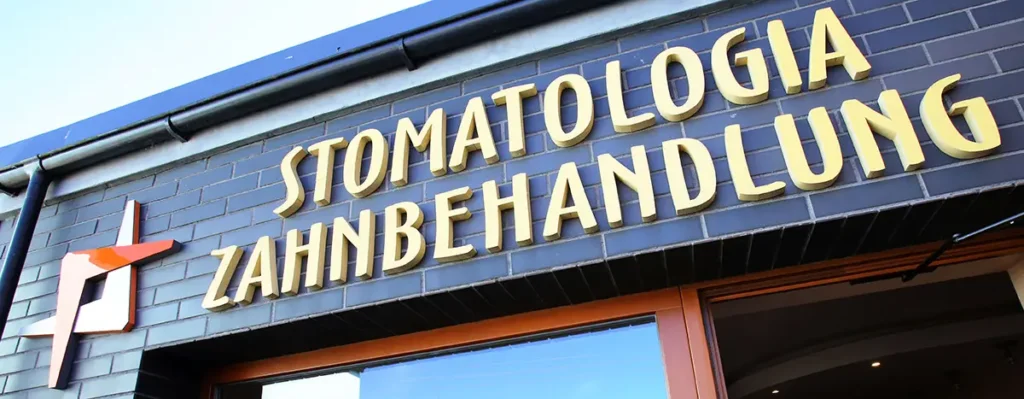 STOMATOLOGIA ZAHNBEHANDLUNG