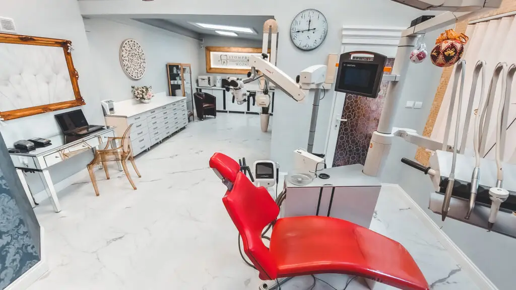 STOMPROT.PL - STOMATOLOGIA & PROTETYKA WOŹNIAK